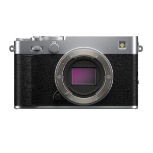 Fujifilm X-E5 Gehäuse in Silber ohne Objektiv.