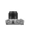 Fujifilm X-M5 Kamera mit XC 35mm F2 Objektiv in Silber.